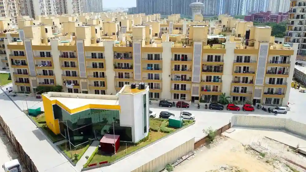 Amrapali Centurian Park - Offering  2 BHK and 3 BHK Apartments in Noida Extension