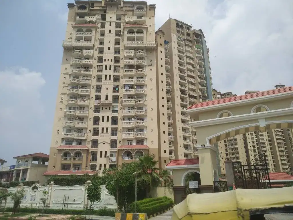 Amrapali Sapphire - Offering 2 BHK, 3 BHK and 4 BHK Apartments in Noida
