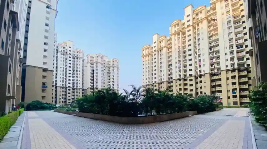 Apartment For Rent in Noida