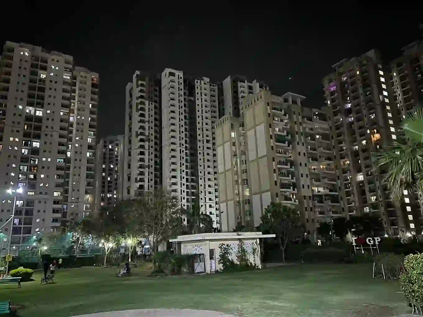Nimbus The Golden Palms - Offering 1 BHK, 2 BHK, 3 BHK and 4 BHK Apartments in Noida Expressway