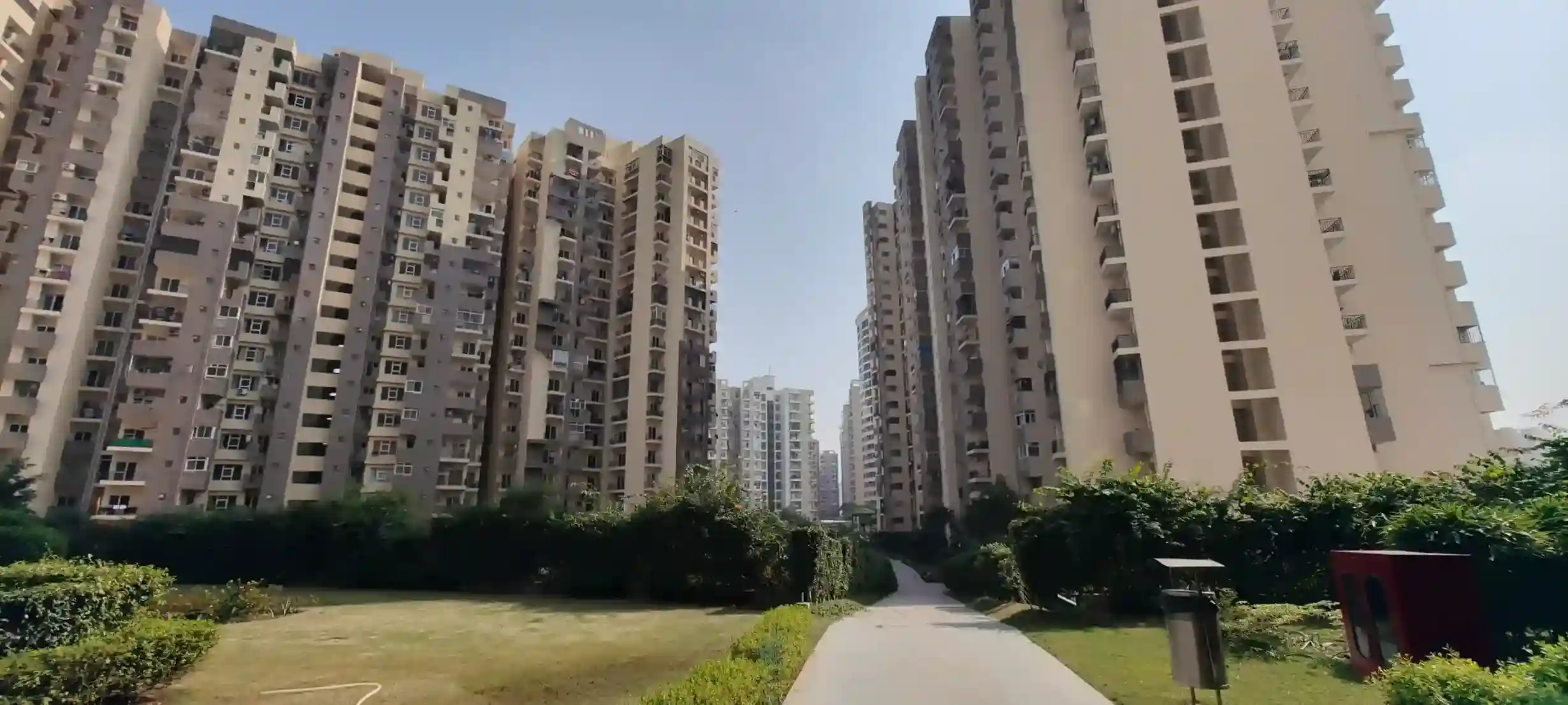 Paramount Floraville - Offering 2 BHK and 3 BHK Apartments in Noida